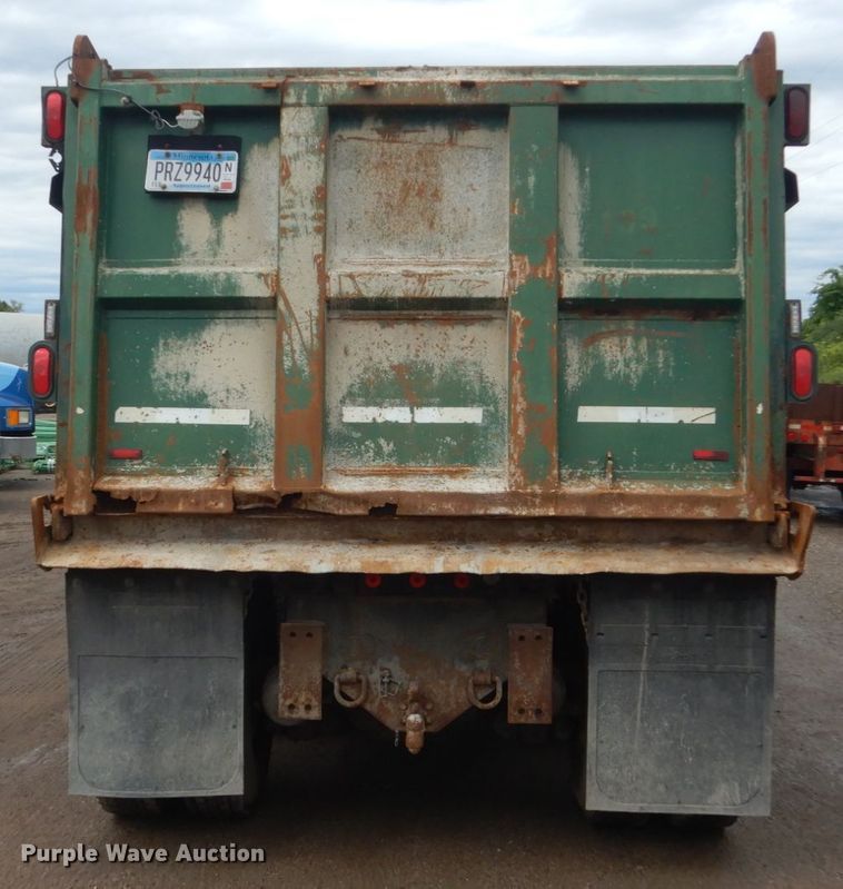 image for item FT9107 1994 Ford L8000  dump truck