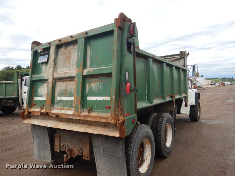 image for item FT9107 1994 Ford L8000  dump truck