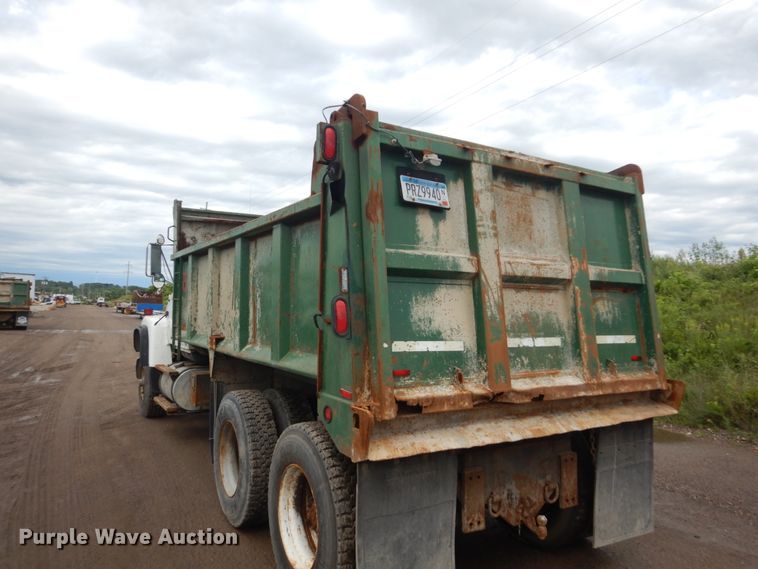 image for item FT9107 1994 Ford L8000  dump truck