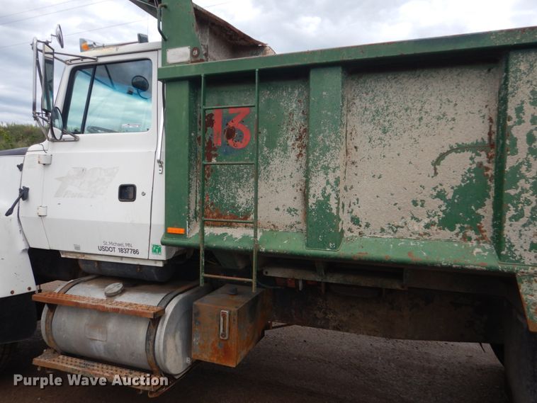 image for item FT9107 1994 Ford L8000  dump truck