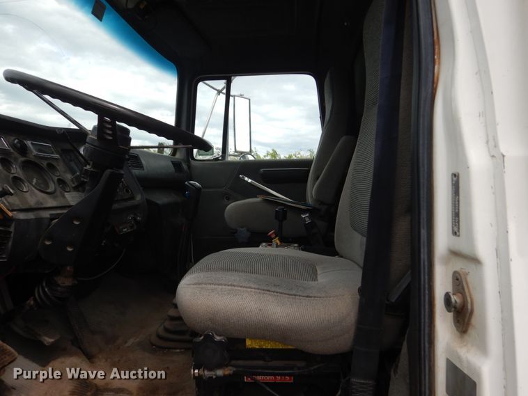 image for item FT9107 1994 Ford L8000  dump truck