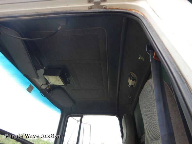 image for item FT9107 1994 Ford L8000  dump truck