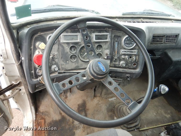 image for item FT9107 1994 Ford L8000  dump truck