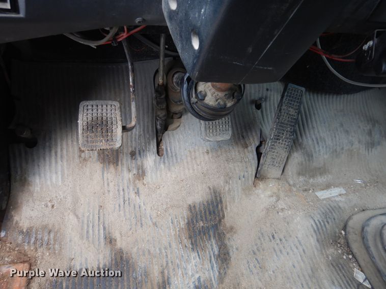 image for item FT9107 1994 Ford L8000  dump truck