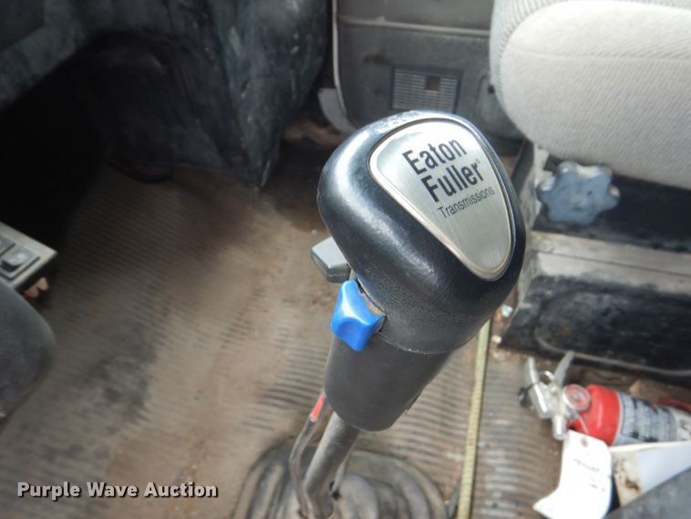 image for item FT9107 1994 Ford L8000  dump truck