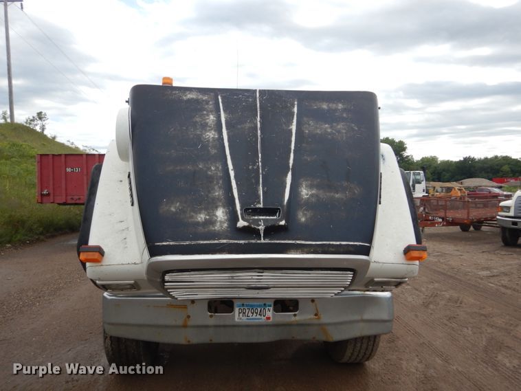 image for item FT9107 1994 Ford L8000  dump truck