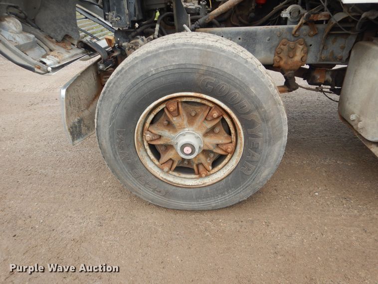 image for item FT9107 1994 Ford L8000  dump truck