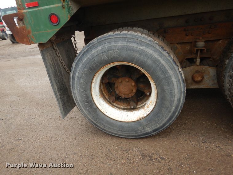 image for item FT9107 1994 Ford L8000  dump truck
