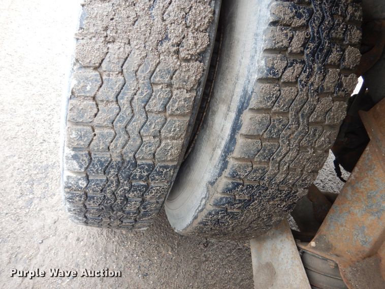 image for item FT9107 1994 Ford L8000  dump truck