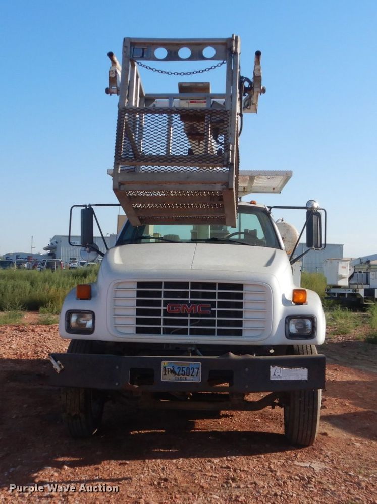 image for item FT9123 2000 GMC C6500  bucket truck