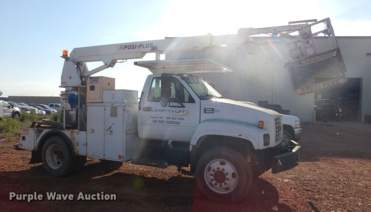 image for item FT9123 2000 GMC C6500  bucket truck