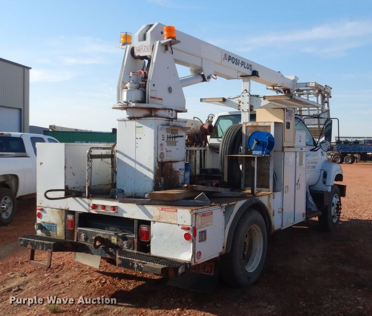 image for item FT9123 2000 GMC C6500  bucket truck