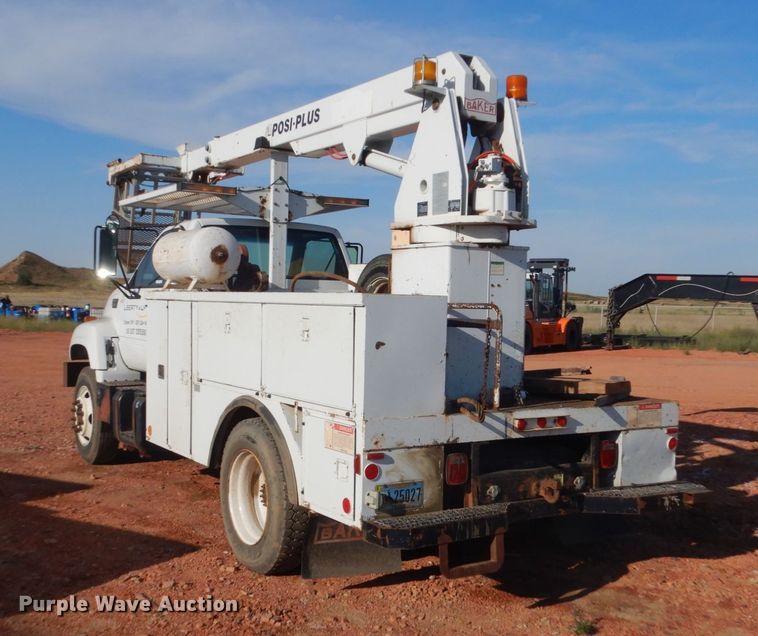 image for item FT9123 2000 GMC C6500  bucket truck