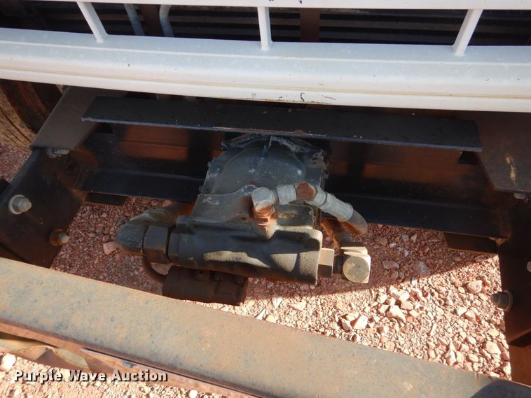 image for item FT9123 2000 GMC C6500  bucket truck