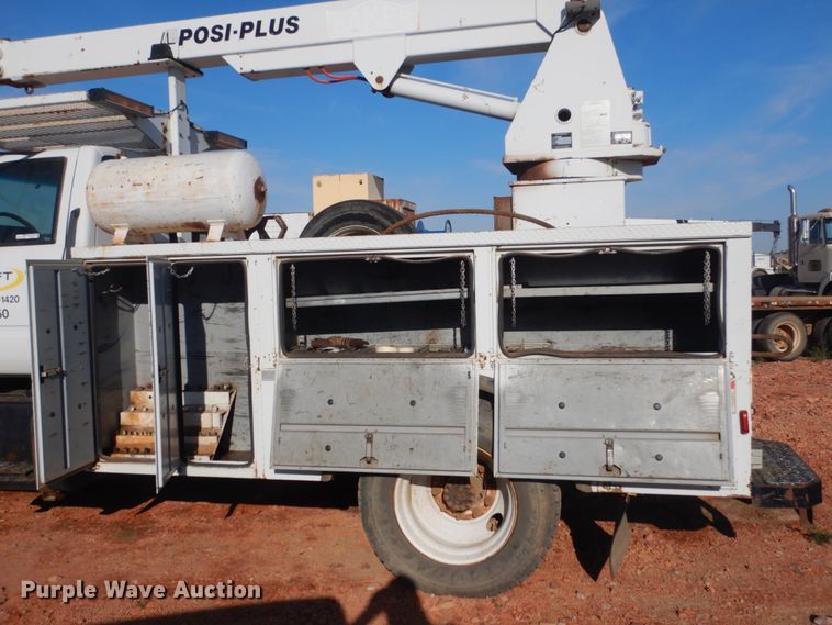 image for item FT9123 2000 GMC C6500  bucket truck