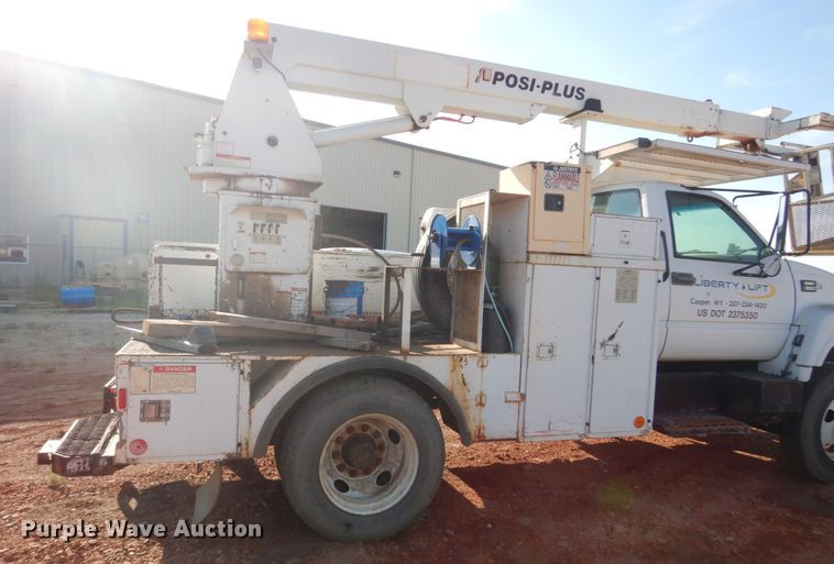 image for item FT9123 2000 GMC C6500  bucket truck