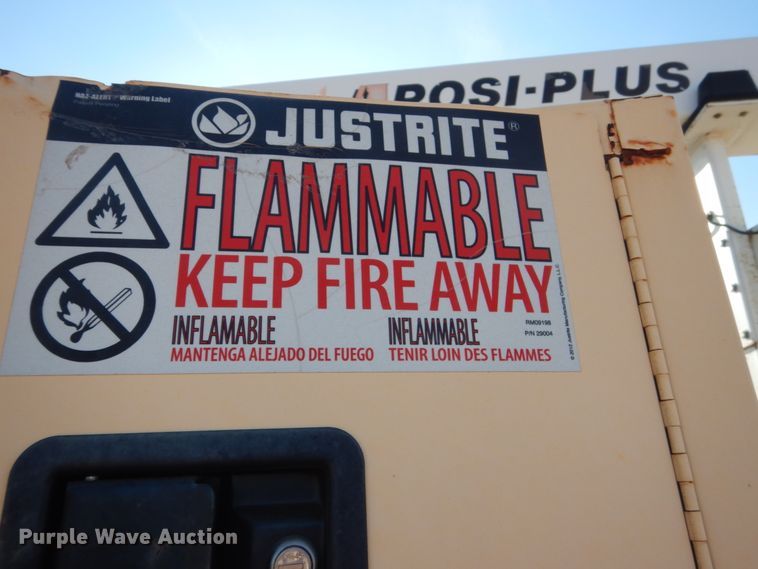 image for item FT9123 2000 GMC C6500  bucket truck