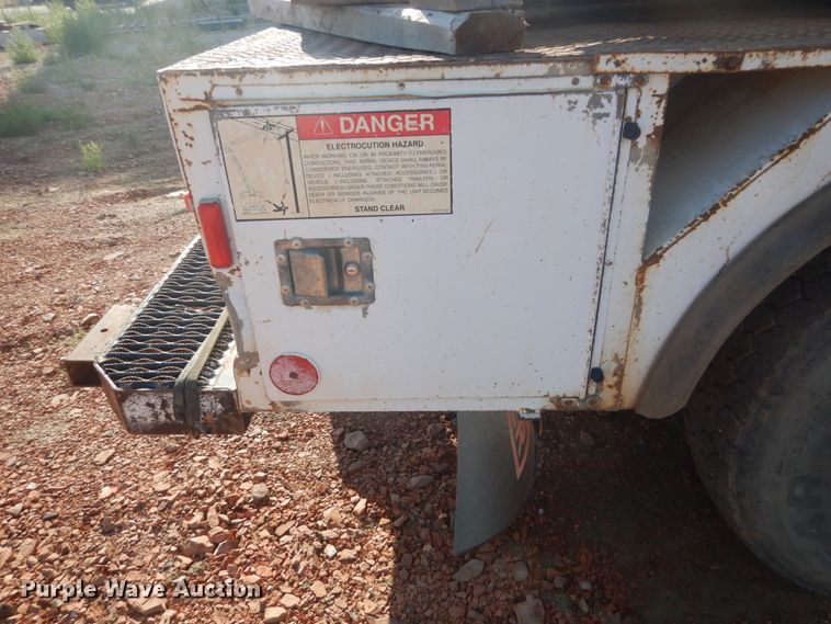 image for item FT9123 2000 GMC C6500  bucket truck