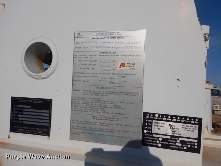 image for item FT9123 2000 GMC C6500  bucket truck