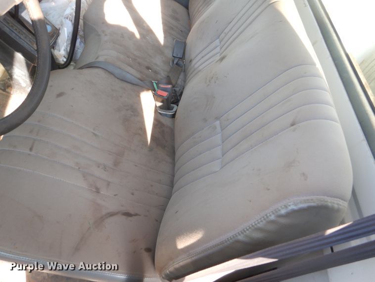 image for item FT9123 2000 GMC C6500  bucket truck