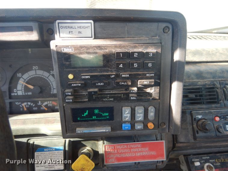 image for item FT9123 2000 GMC C6500  bucket truck