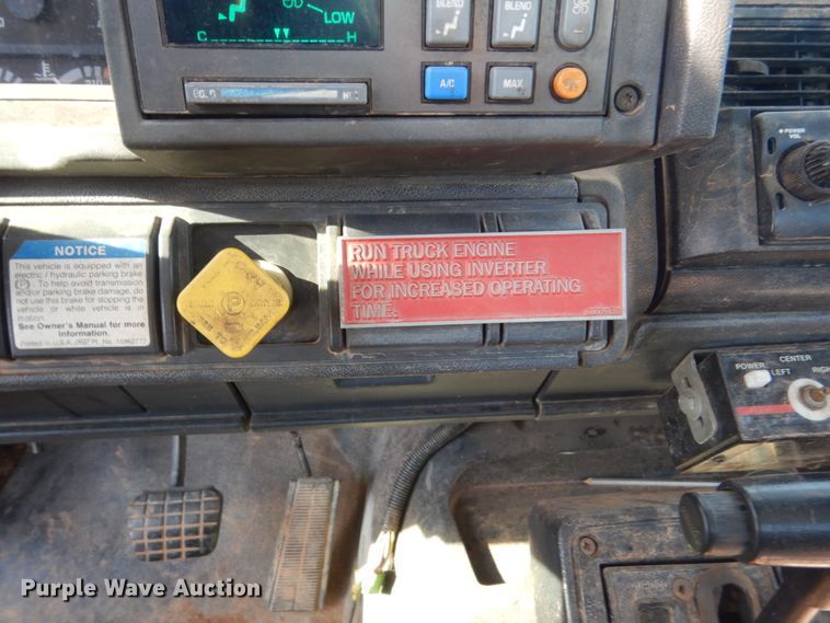 image for item FT9123 2000 GMC C6500  bucket truck