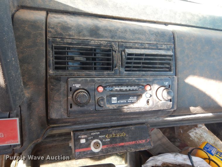 image for item FT9123 2000 GMC C6500  bucket truck