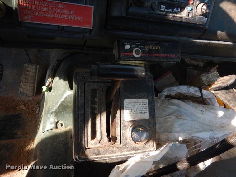 image for item FT9123 2000 GMC C6500  bucket truck