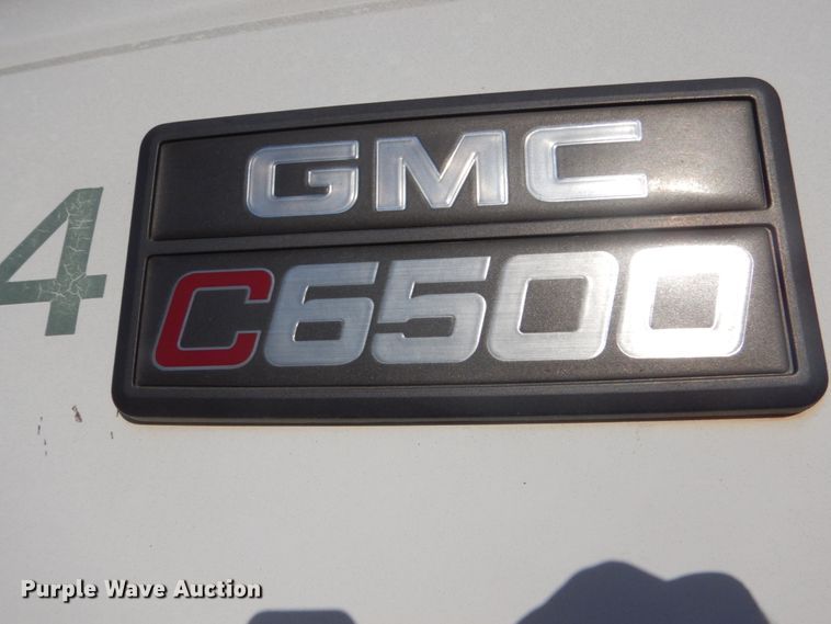 image for item FT9123 2000 GMC C6500  bucket truck