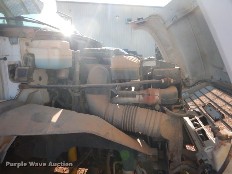 image for item FT9123 2000 GMC C6500  bucket truck