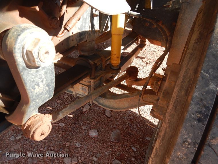 image for item FT9123 2000 GMC C6500  bucket truck