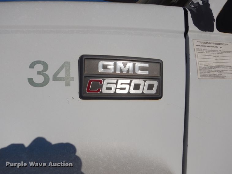 image for item FT9123 2000 GMC C6500  bucket truck