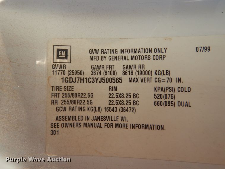 image for item FT9123 2000 GMC C6500  bucket truck