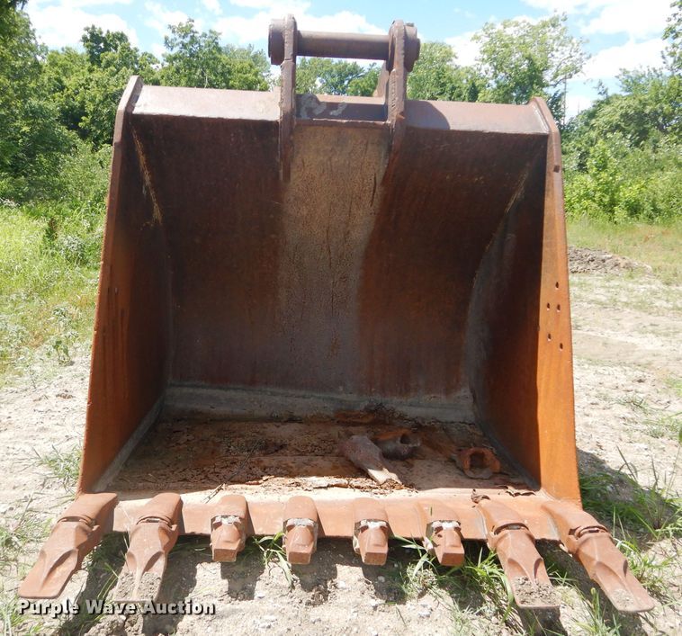 image for item FY9138 GP 72"W excavator bucket