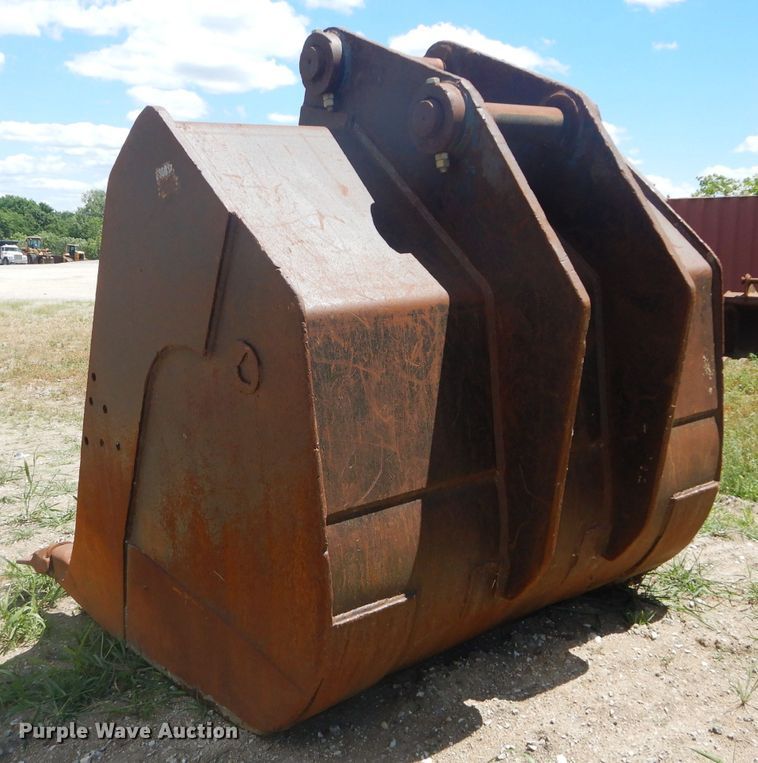 image for item FY9138 GP 72"W excavator bucket