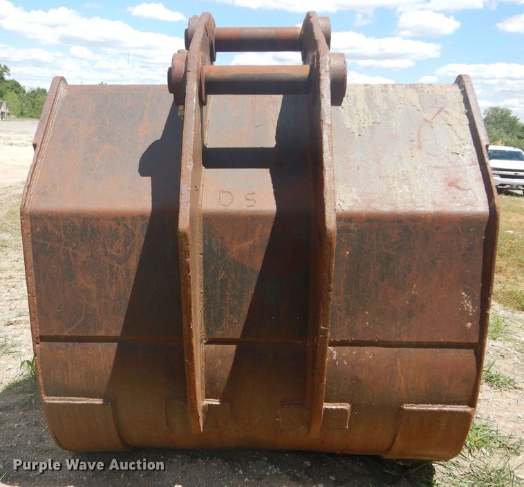 image for item FY9138 GP 72"W excavator bucket