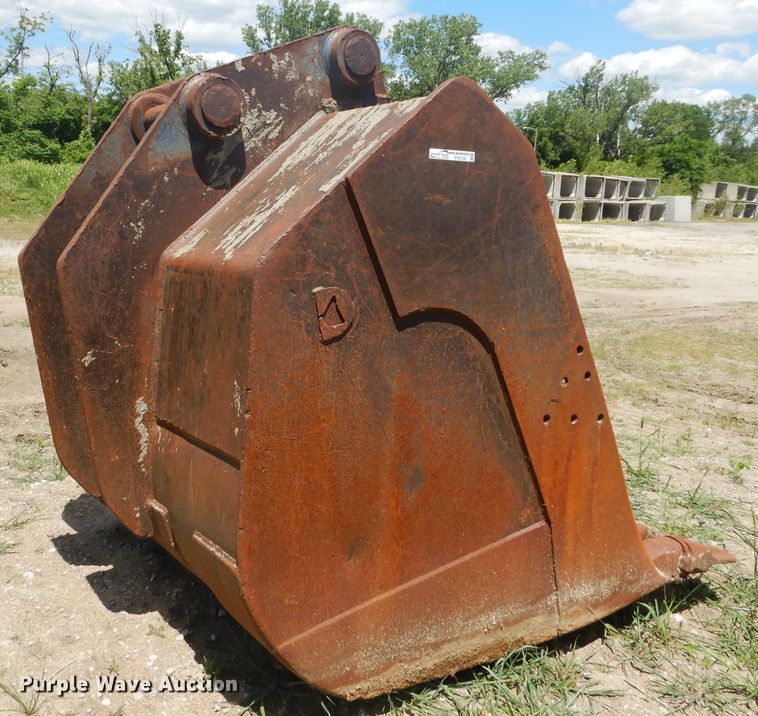 image for item FY9138 GP 72"W excavator bucket