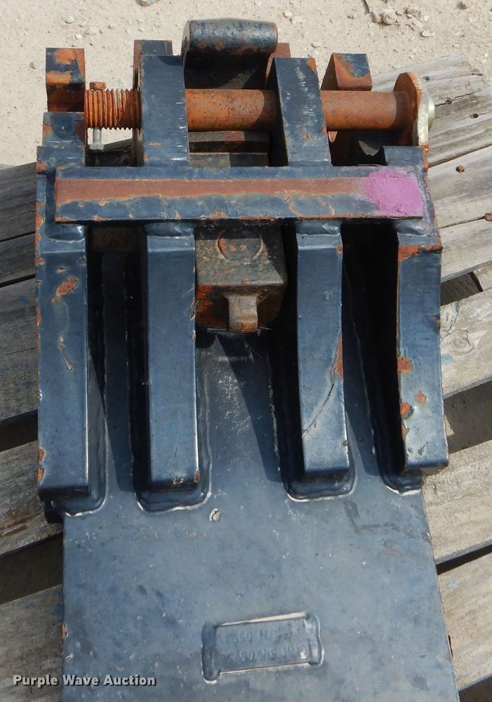 image for item FY9195 Case IH scraper drawbar