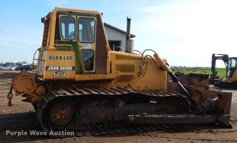 image for item GA9151 1995 John Deere 850B LGP  dozer