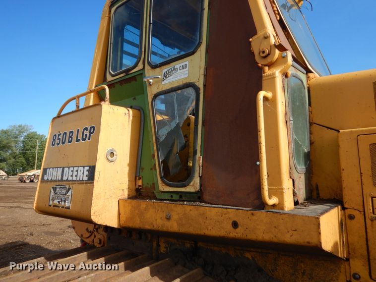 image for item GA9151 1995 John Deere 850B LGP  dozer
