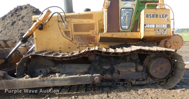 image for item GA9151 1995 John Deere 850B LGP  dozer