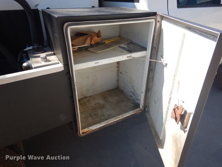 image for item GE9372 2008 Sterling Bullet vacuum truck