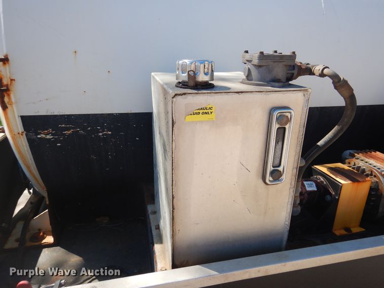 image for item GE9372 2008 Sterling Bullet vacuum truck