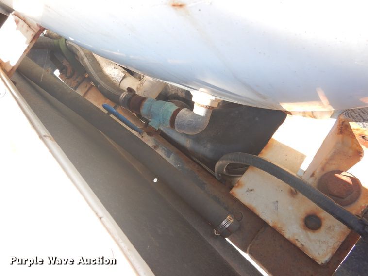 image for item GE9372 2008 Sterling Bullet vacuum truck