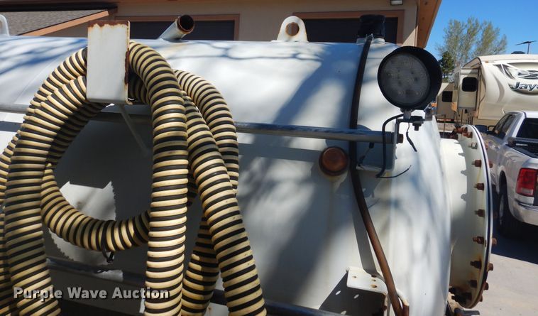 image for item GE9372 2008 Sterling Bullet vacuum truck