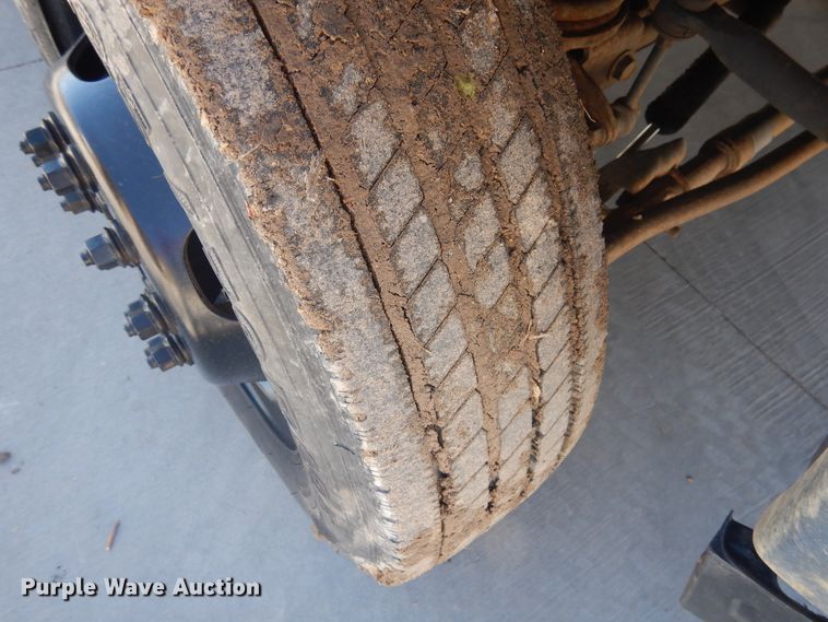 image for item GE9372 2008 Sterling Bullet vacuum truck