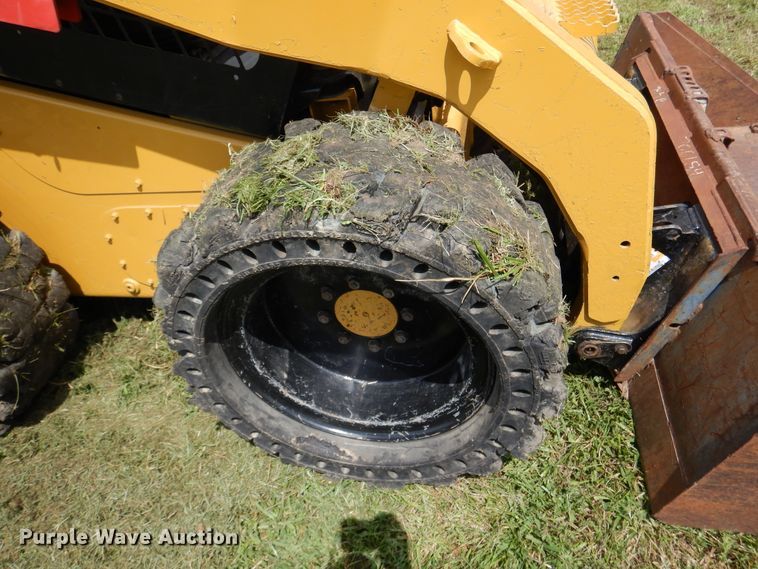 image for item GL9759 2012 Caterpillar 272D  skid steer loader