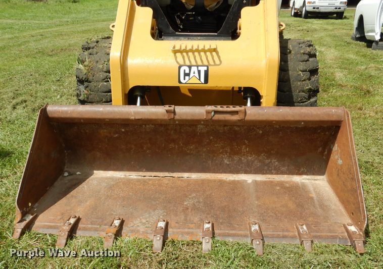 image for item GL9759 2012 Caterpillar 272D  skid steer loader