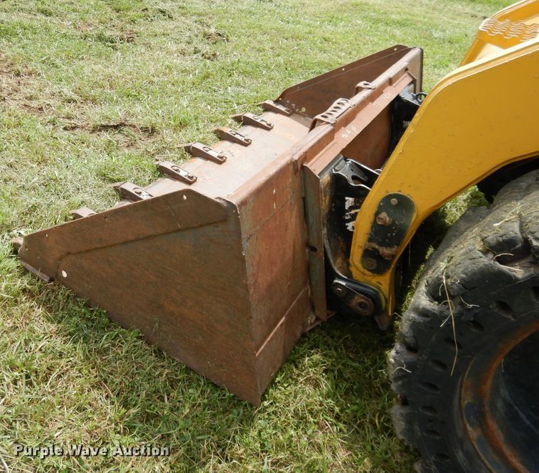 image for item GL9759 2012 Caterpillar 272D  skid steer loader