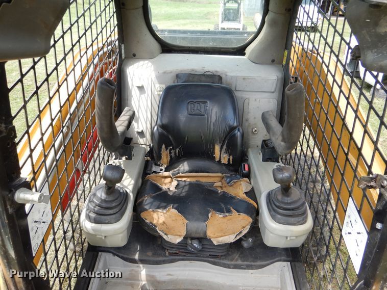image for item GL9759 2012 Caterpillar 272D  skid steer loader